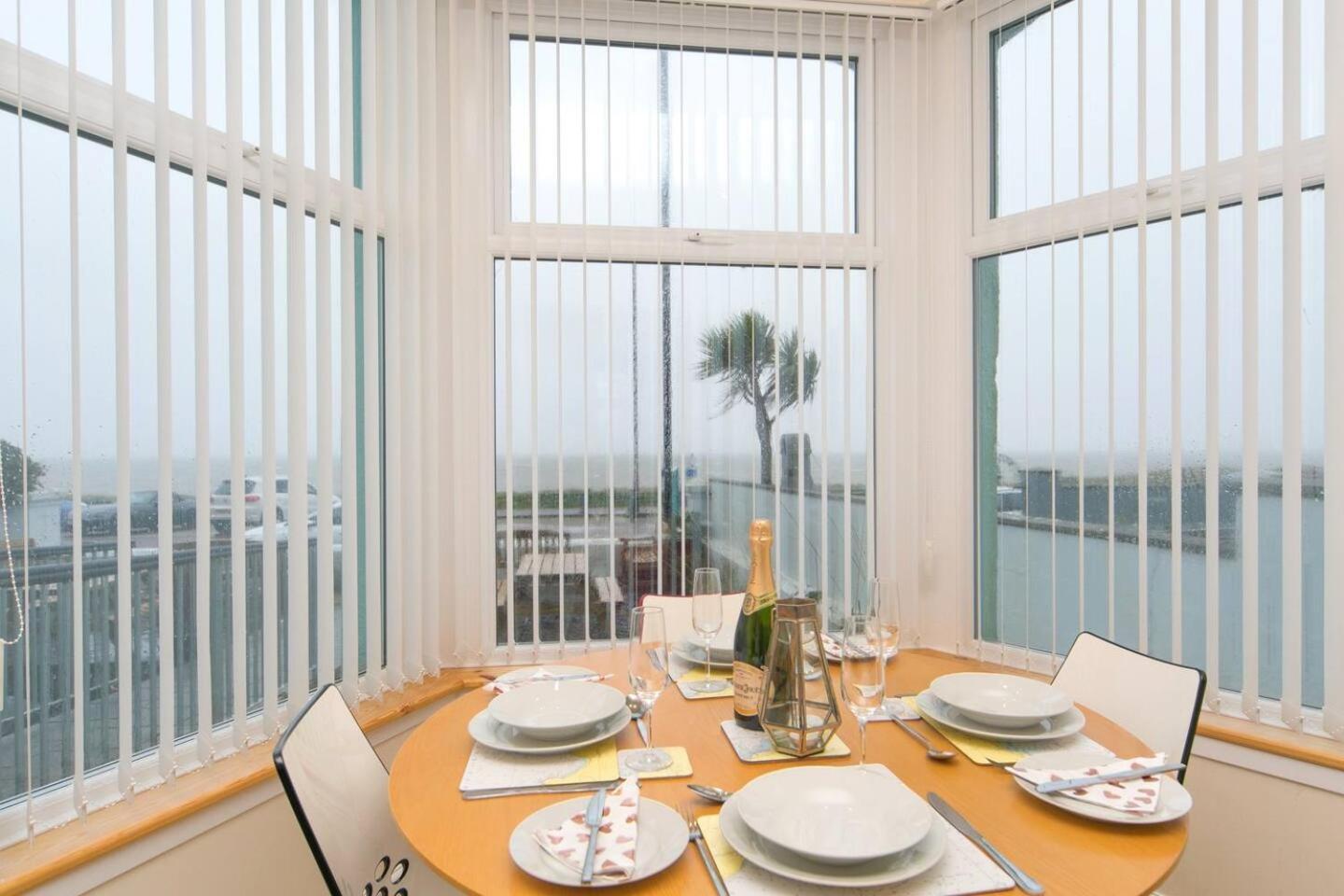 Pass The Keys Hafan Stylish 2 Bedroom Sea View Apartment Pwllheli Εξωτερικό φωτογραφία